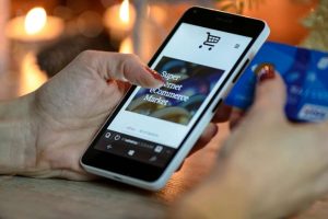 E-commerce Merchandising Dynamics